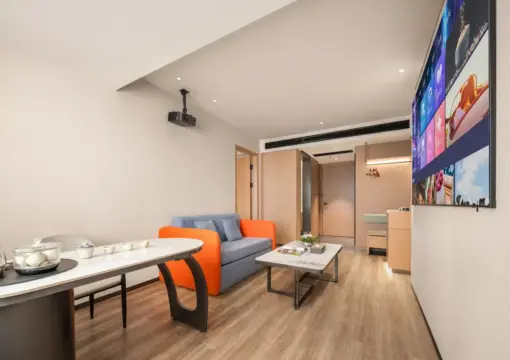 Executive Suite (Living Room Viewing + Zero-Pressure Mattress + Smart Voice Control + Private Refrigerator)