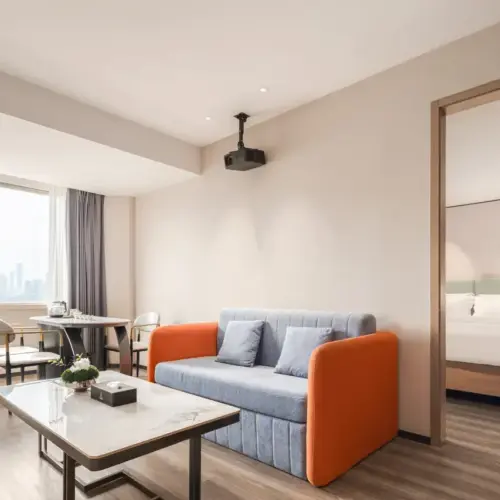 Executive Suite (Living Room Viewing + Zero-Pressure Mattress + Smart Voice Control + Private Refrigerator)