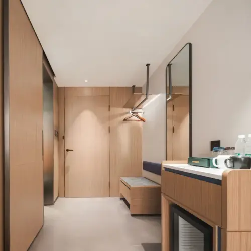 Executive Suite (Living Room Viewing + Zero-Pressure Mattress + Smart Voice Control + Private Refrigerator)