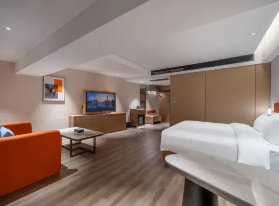 Family Suite (Family-Friendly Layout + Whole-House Smart Voice Control + Private Refrigerator)