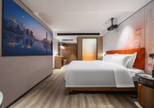 Hollywood Audio-Visual Queen Room (Large Screen Projection, Smart Voice Control, Private Refrigerator)