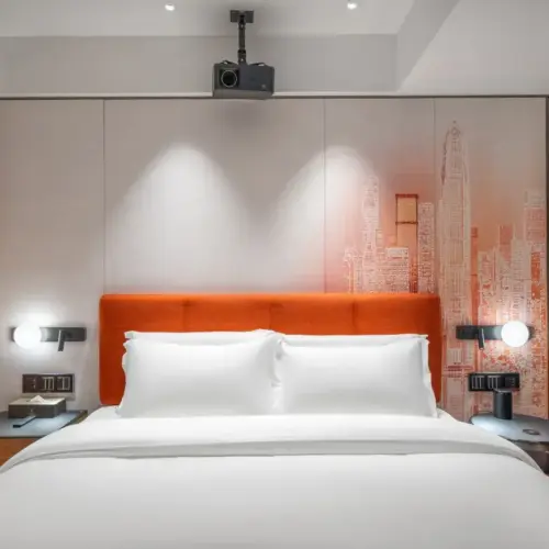 Hollywood Audio-Visual Queen Room (Large Screen Projection, Smart Voice Control, Private Refrigerator) Hollywood Audio-Visual Queen Room (Large Screen Projection, Smart Voice Control, Private Refrigerator)