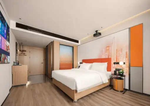 Hollywood Audio-Visual Queen Room (Large Screen Projection, Smart Voice Control, Private Refrigerator)