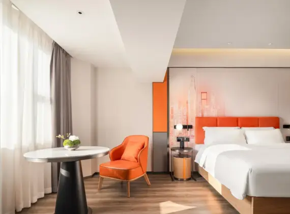 Light Luxury Audio-Visual Queen Room (Large Screen Projection + Smart Voice Control + Private Refrigerator)