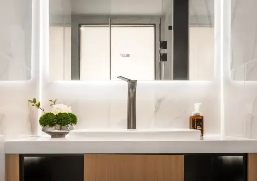 Light Luxury Audio-Visual Queen Room (Large Screen Projection + Smart Voice Control + Private Refrigerator)