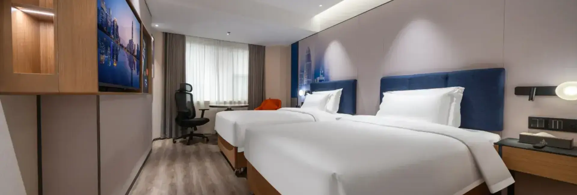 Light Luxury Twin Room (Deep Memory Pillow | Zero-Pressure Mattress + Whole-House Smart Control + Mini Refrigerator)